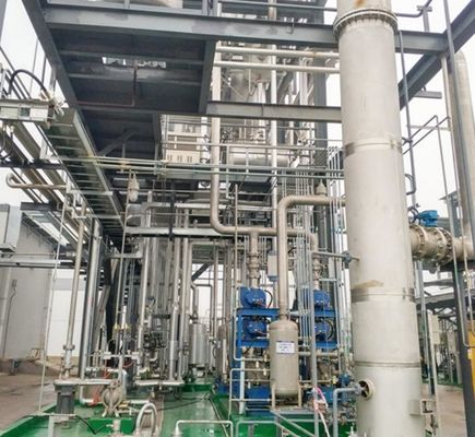 Contrôle et distillation primaire avec une usine de récupération de solvants